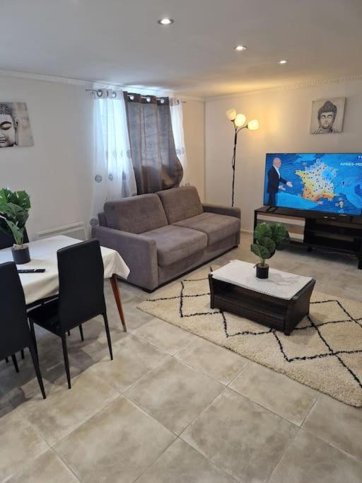 Appartement En Residence Gagny Extérieur photo